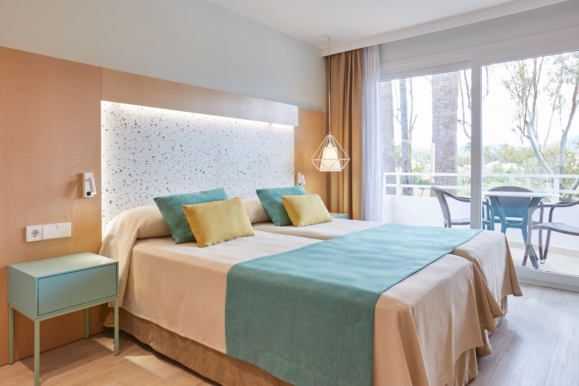 Universal Aparthotel Elisa Playa de Muro  Eksteriør bilde