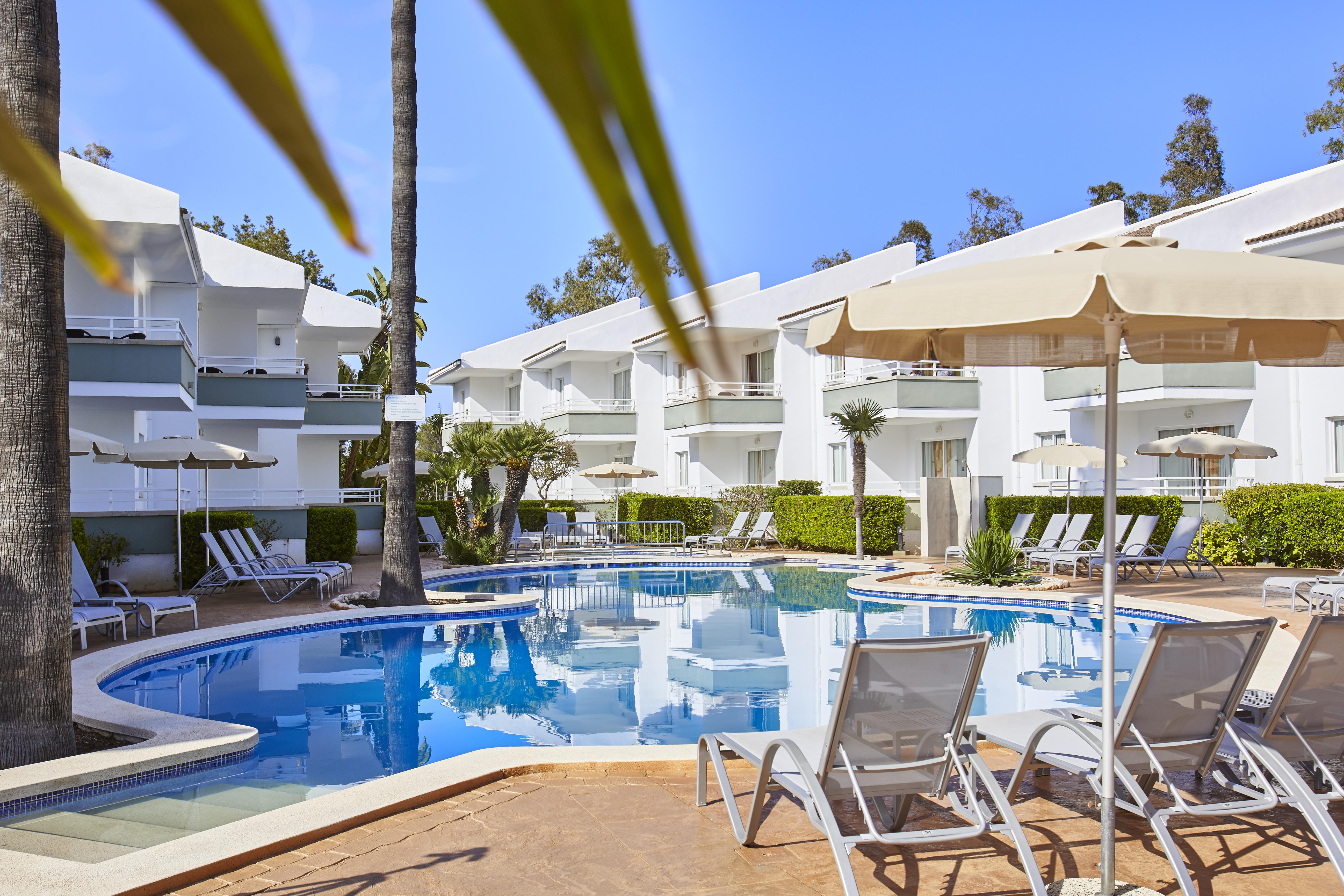 Universal Aparthotel Elisa Playa de Muro  Eksteriør bilde
