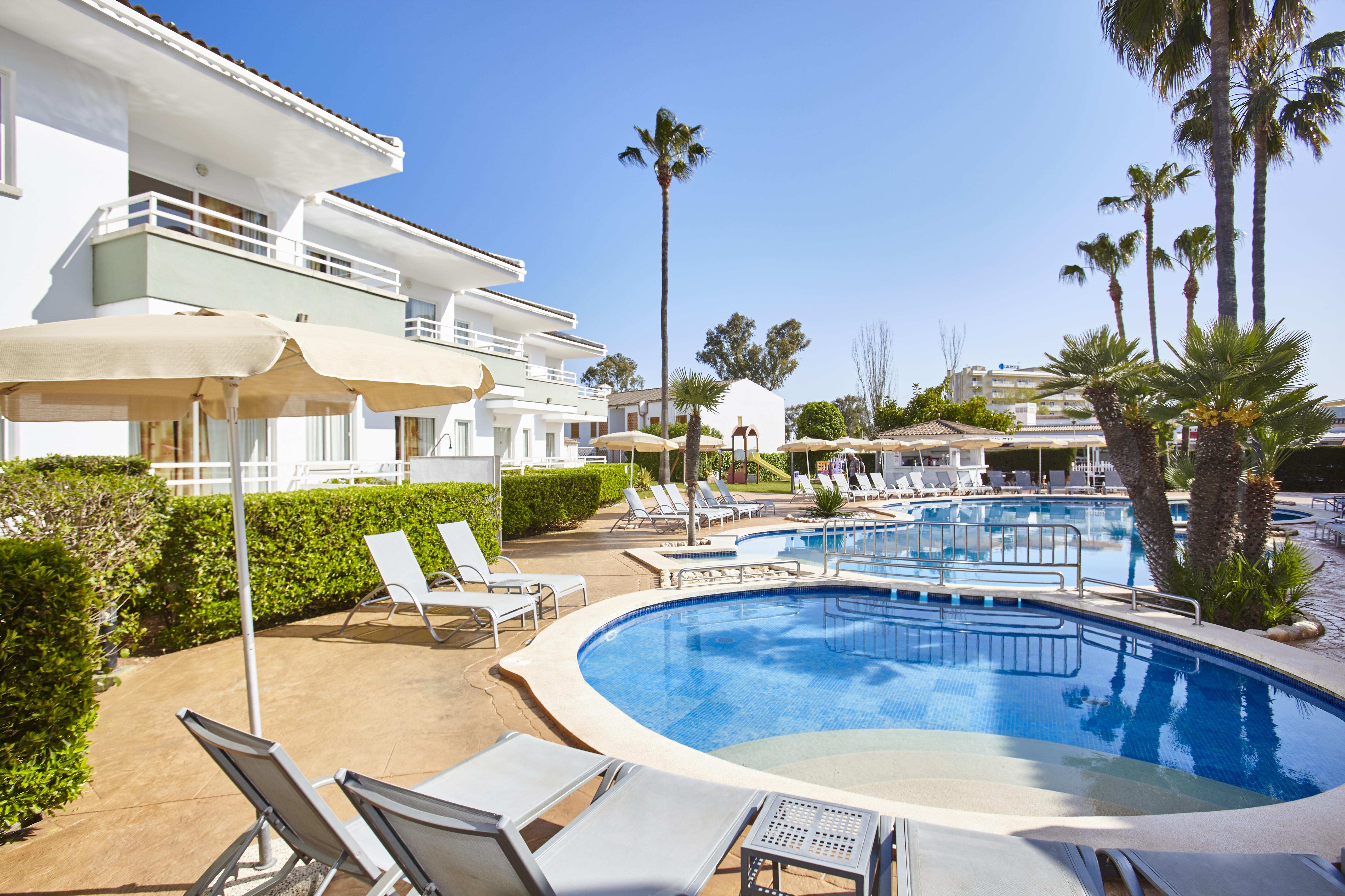 Universal Aparthotel Elisa Playa de Muro  Eksteriør bilde